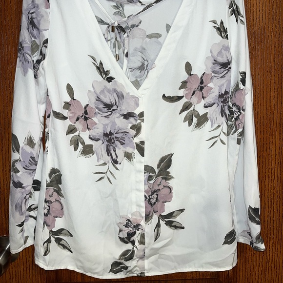 Dynamite Longsleeve Floral Top - Picture 4 of 4